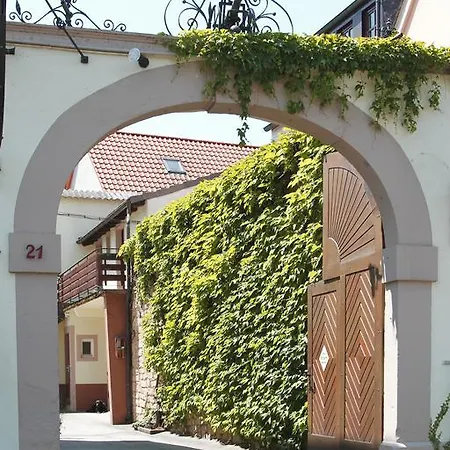 Guest house Gaestehaus Hebinger Am Schlosspark