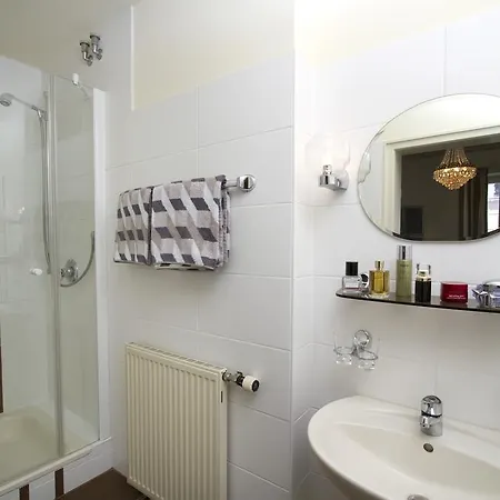 Guest house Gaestehaus Hebinger Am Schlosspark Deidesheim