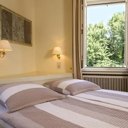 Guest house Gaestehaus Hebinger Am Schlosspark 3*